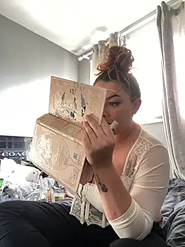 MadelineLeah online show from July 1, 5:34 pm