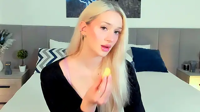 SugarWhisper online show from November 13, 4:39 pm