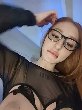 Bennuluspeach  online show from July 25, 11:17 am