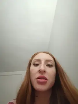 Bennuluspeach  online show from July 12, 2:56 am