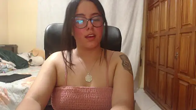 Venus cat  online show from May 23, 1:48 am