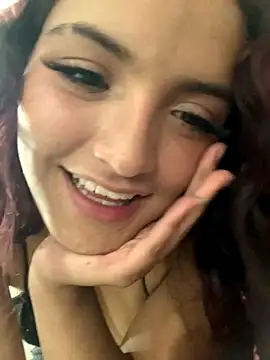 Snapshot of AuroraPink_ chatting on October 17, 5:32 am AuroraPink online show from October 17, 5:32 am