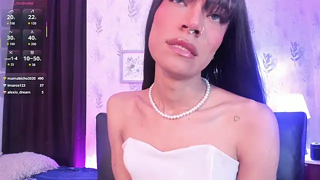 Snapshot of alana_madison10 chatting on October 5, 10:15 pm alana madison10 online show from October 5, 10:15 pm