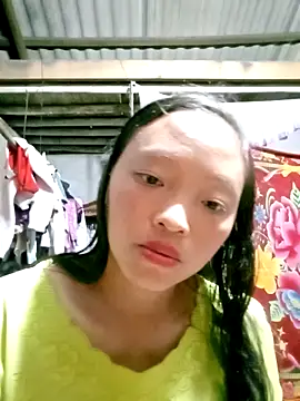 Snapshot of Minkine022 chatting on October 19, 9:11 am Minkine022 online show from October 19, 9:11 am