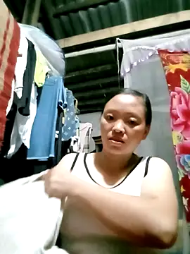 Snapshot of Minkine022 chatting on October 7, 1:10 am Minkine022 online show from October 7, 1:10 am
