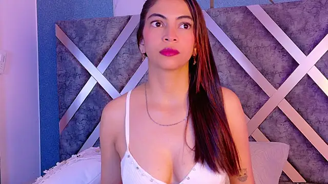 Snapshot of EvangelineBonet chatting on October 6, 8:13 pm EvangelineBonet online show from October 6, 8:13 pm