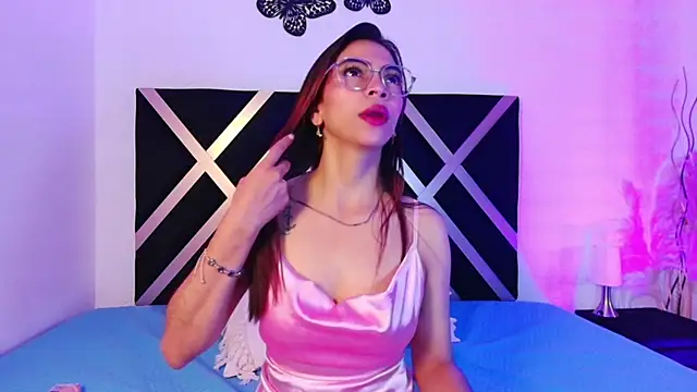 Snapshot of EvangelineBonet chatting on October 14, 12:19 pm EvangelineBonet online show from October 14, 12:19 pm