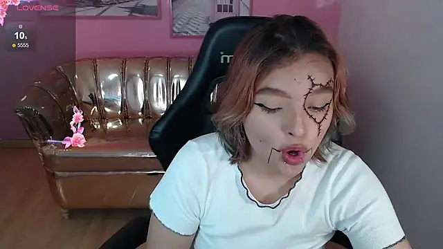 mia foster t online show from October 29, 1:58 pm