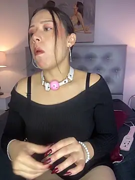 Snapshot of Mariaaam_ chatting on October 15, 12:08 pm Mariaaam online show from October 15, 12:08 pm