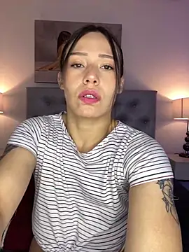 Snapshot of Mariaaam_ chatting on October 18, 12:41 pm Mariaaam online show from October 18, 12:41 pm
