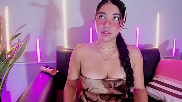 Jules Angel online show from November 10, 1:06 pm