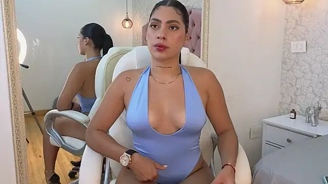 Vanessa Rain  online show from October 31, 8:13 pm