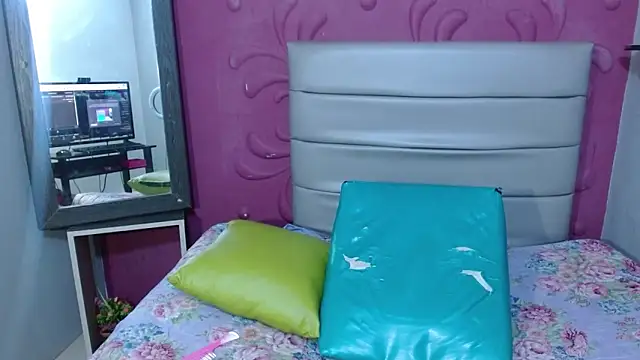 Candela Dubout online show from May 2, 3:10 am