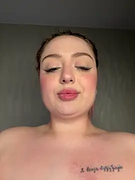 KellyMoors online show from March 5, 7:37 am