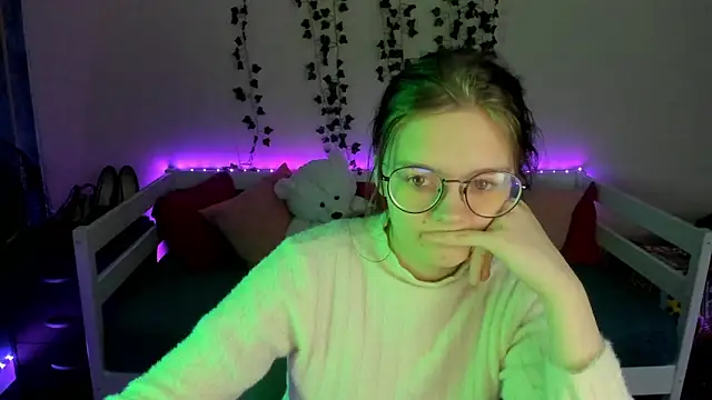 shy elina01 online show from October 25, 10:45 am