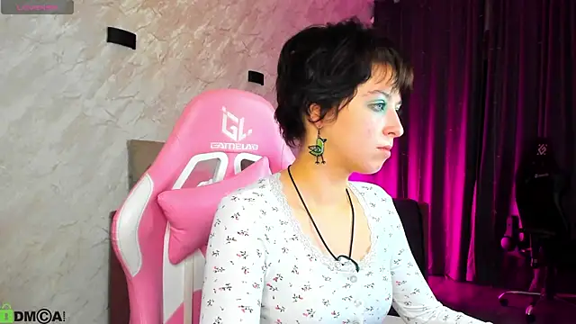 Sara Frayer online show from November 3, 1:09 am