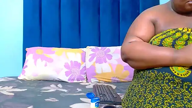LadyBear2002 online show from July 28, 6:53 pm
