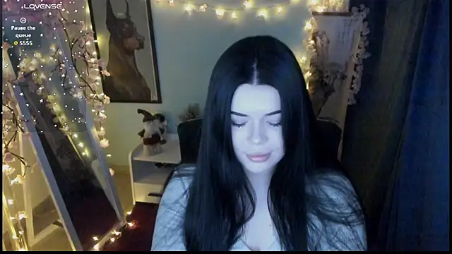 Mona Esty online show from February 4, 8:50 am