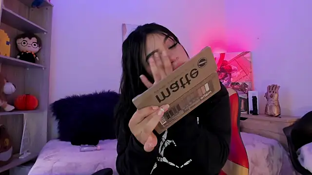 emma soffia online show from November 11, 6:05 pm