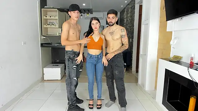 amazinghotgirl online show from March 11, 12:59 am