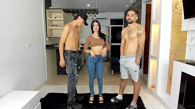 amazinghotgirl online show from March 6, 1:01 am