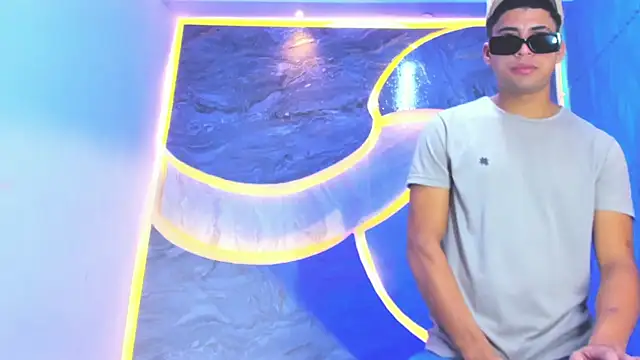 Snapshot of Play_boys_Hot2 chatting on October 23, 12:44 pm Play boys Hot2 online show from October 23, 12:44 pm