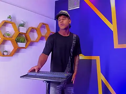 Snapshot of Play_boys_Hot2 chatting on October 10, 12:54 pm Play boys Hot2 online show from October 10, 12:54 pm