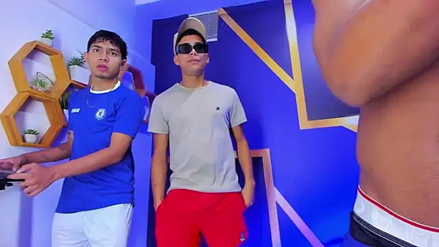 Snapshot of Play_boys_Hot2 chatting on October 8, 12:42 pm Play boys Hot2 online show from October 8, 12:42 pm