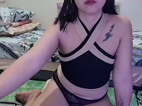 KissHott online show from June 23, 11:30 am