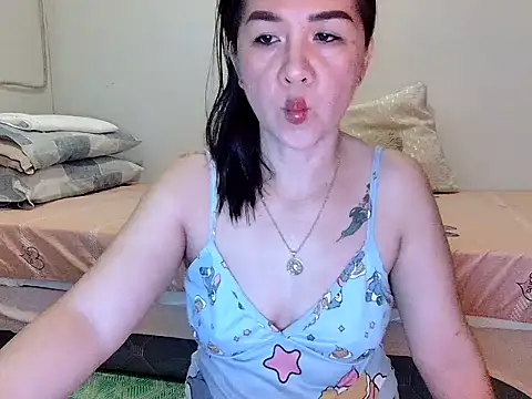 KissHott online show from July 6, 8:33 pm