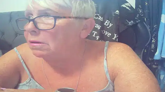 Playful MILF Demi online show from July 8, 8:16 am