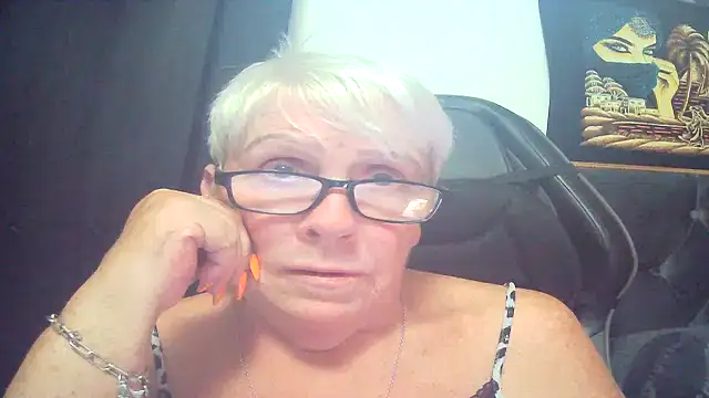 Playful MILF Demi online show from July 29, 10:54 pm