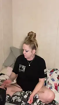 amandatheblondewife online show from July 3, 5:02 am