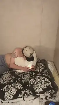 amandatheblondewife online show from February 4, 8:06 am