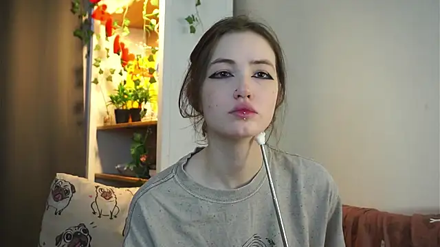NettieHeinrichs online show from October 13, 3:04 pm