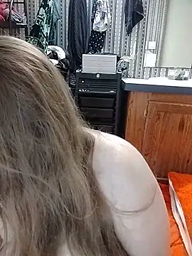 AugustRayn online show from June 18, 11:09 pm