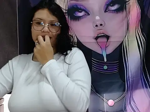 Snapshot of MaviEvil_ chatting on October 13, 12:30 pm MaviEvil online show from October 13, 12:30 pm