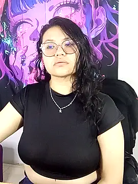 Snapshot of MaviEvil_ chatting on October 18, 1:36 pm MaviEvil online show from October 18, 1:36 pm