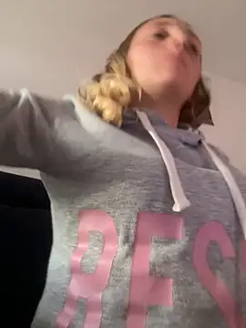 Mia dca online show from October 31, 10:03 pm