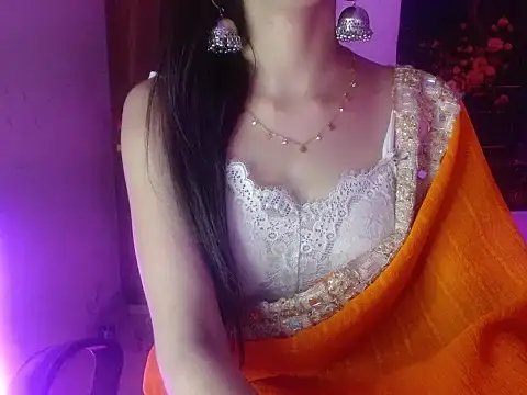 Roiseeee online show from April 26, 1:53 pm