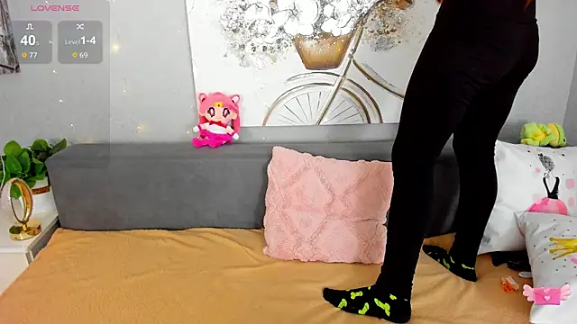 Evarey  online show from December 20, 6:39 am