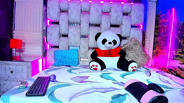 RubyEvanns online show from July 7, 7:49 pm