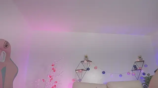 Giia Moretti  online show from November 6, 8:48 pm