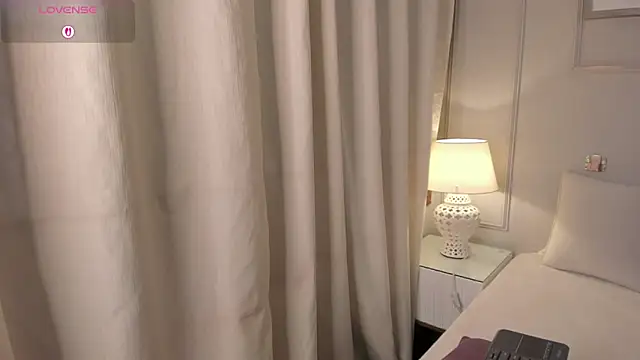 allisonpariss online show from June 26, 11:44 am