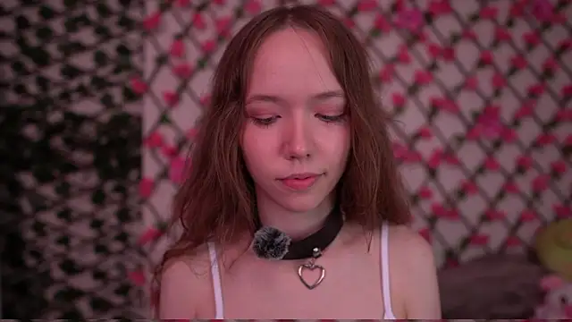 Petite Polly online show from October 19, 1:18 am