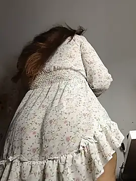 Emilycollei online show from June 29, 11:21 am