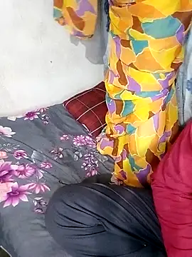 Sexy Riya Bhabhi online show from November 26, 6:20 pm