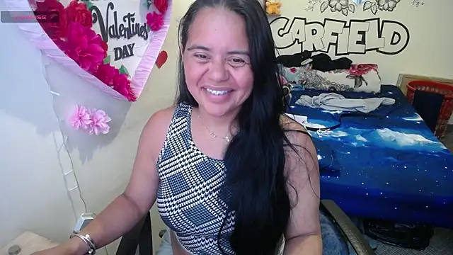 Miss  kendra  online show from May 4, 9:40 pm