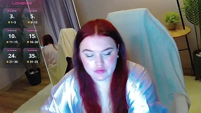 IvorySnowW online show from November 11, 12:35 pm