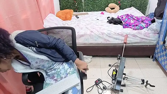 thianahorny online show from June 24, 2:16 pm